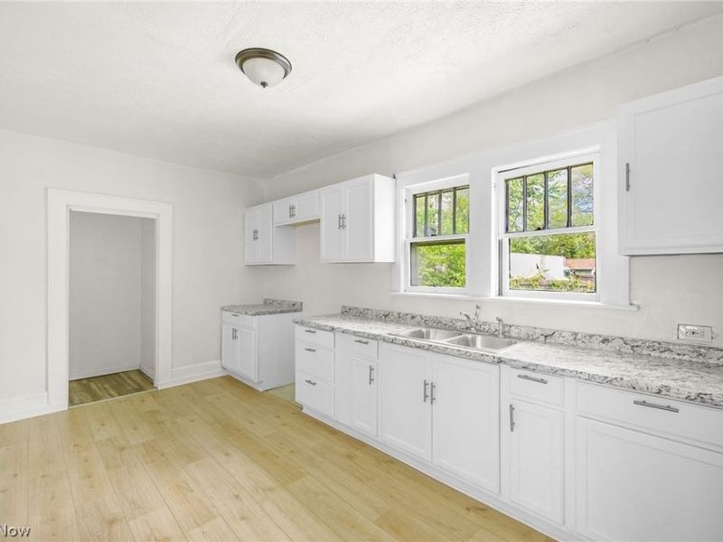 1390 Curtis Street, Akron, OH 44301 Photo 11