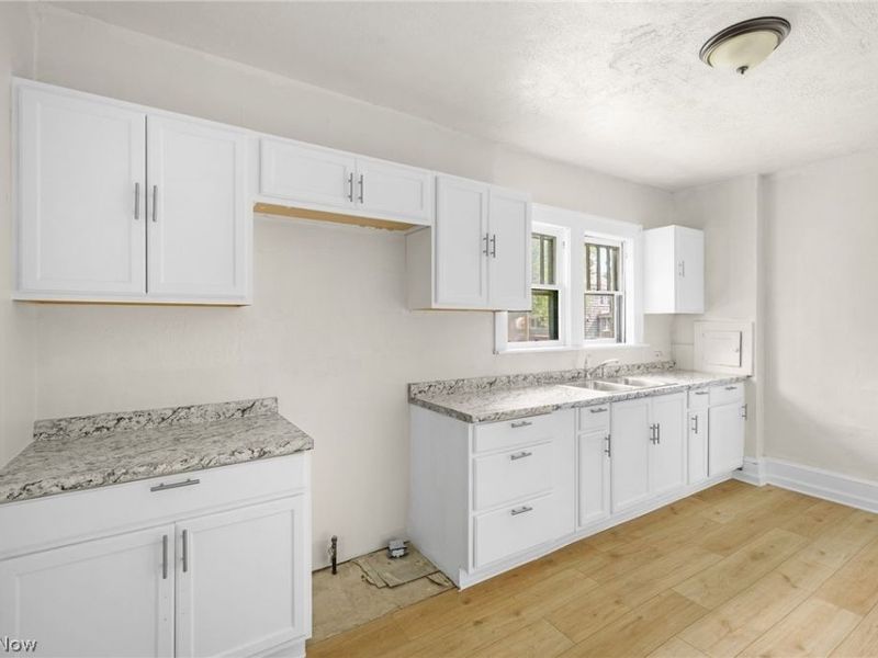 1390 Curtis Street, Akron, OH 44301 Photo 12