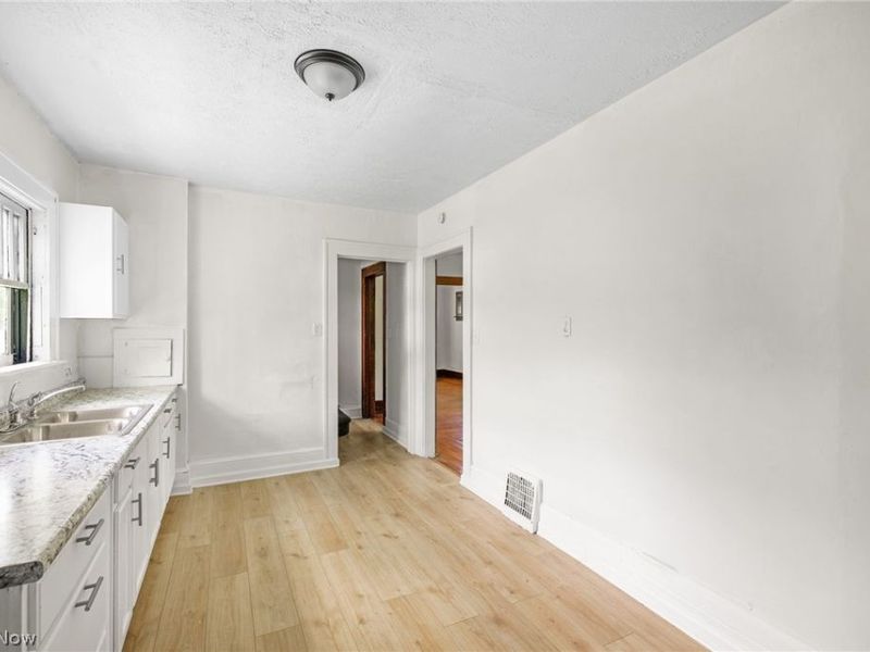 1390 Curtis Street, Akron, OH 44301 Photo 13