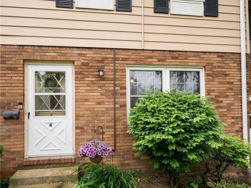 8276 Deepwood Boulevard, Mentor, OH 44060 Photo 1