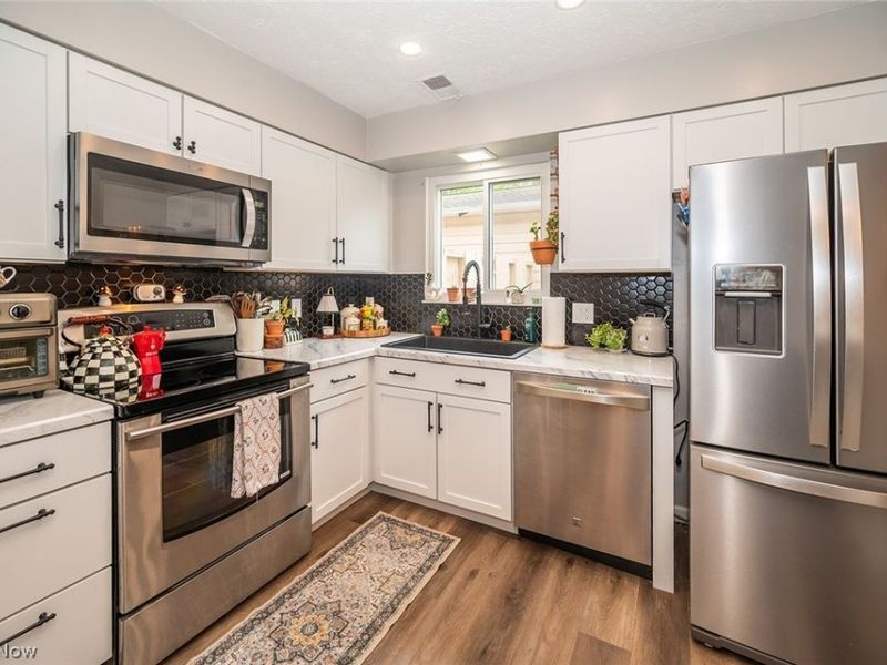 8276 Deepwood Boulevard, Mentor, OH 44060 Photo 22