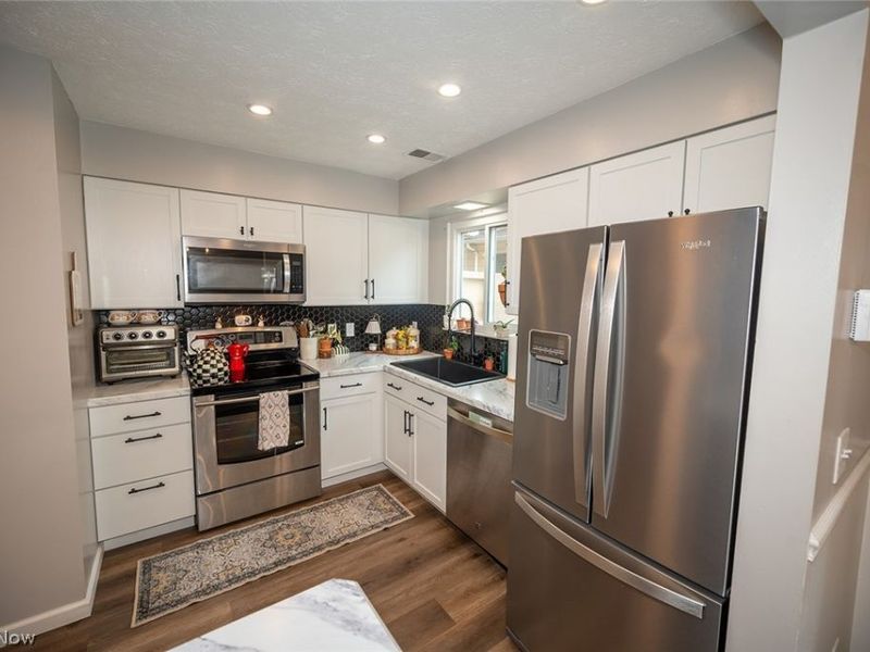 8276 Deepwood Boulevard, Mentor, OH 44060 Photo 5