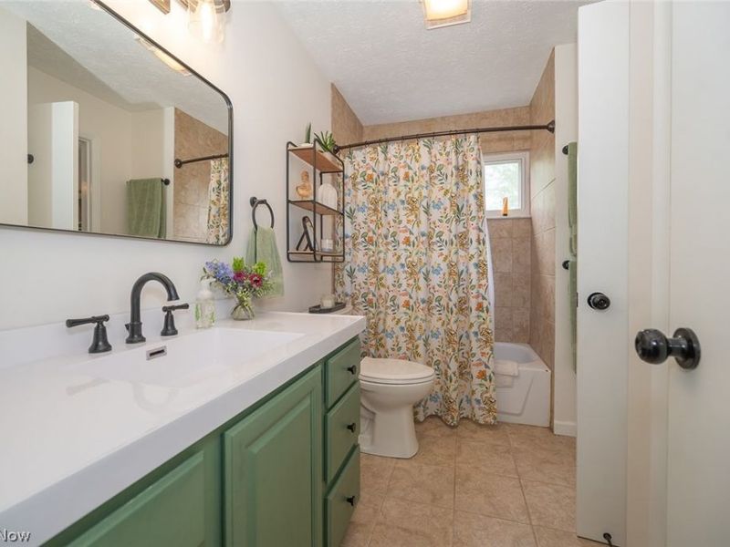8276 Deepwood Boulevard, Mentor, OH 44060 Photo 8