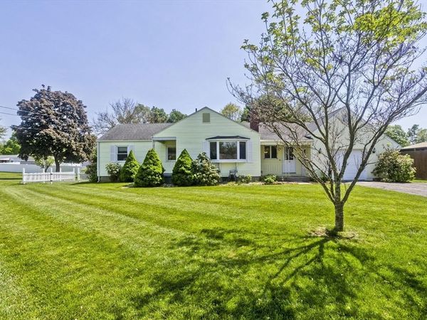 19 Somerset St, East Longmeadow, MA 01028