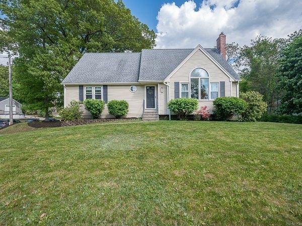 16 Herricks Ln, Millbury, MA 01527