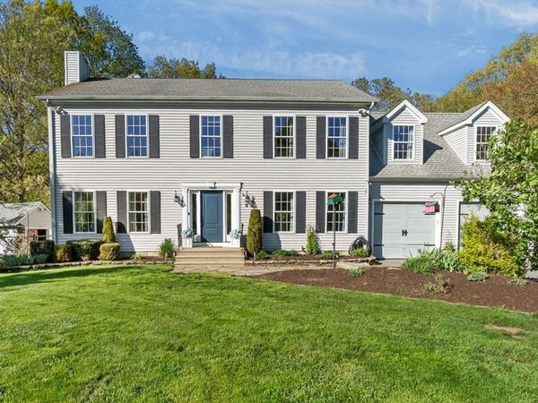 5 Nottingham Way, Freetown, MA 02702