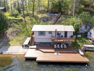 556 West Shore, Hammond, NY 13646