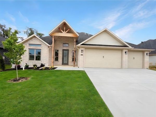 1351 Greyback Lane, Centerton, AR 72719
