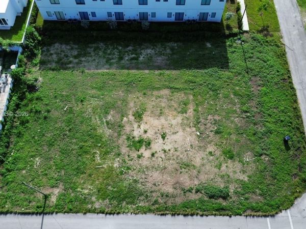 215 NW 3rd Ave, Florida City, FL 33034