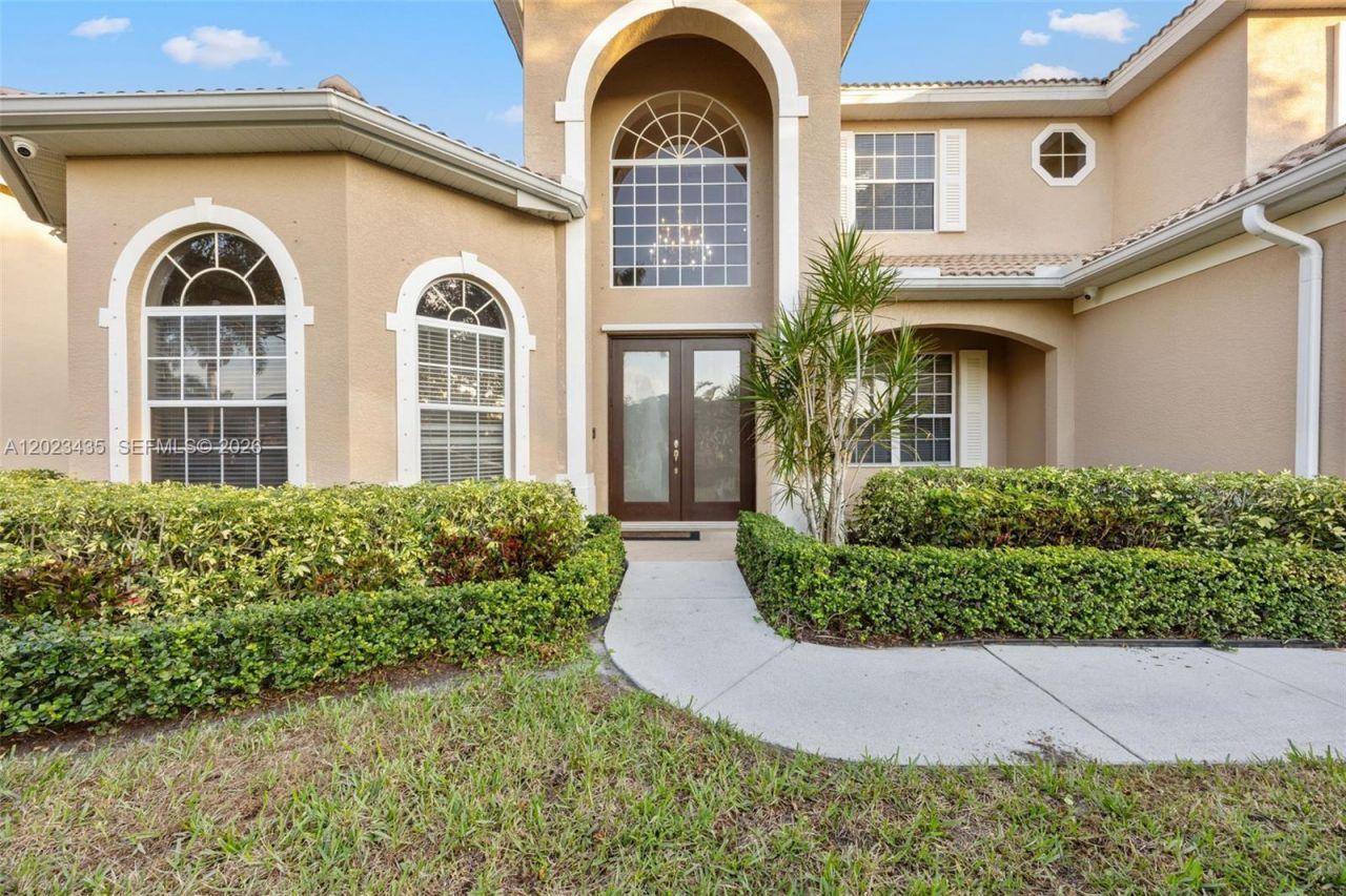 14832 Indigo Lakes Cir, Naples, FL 34119 Photo