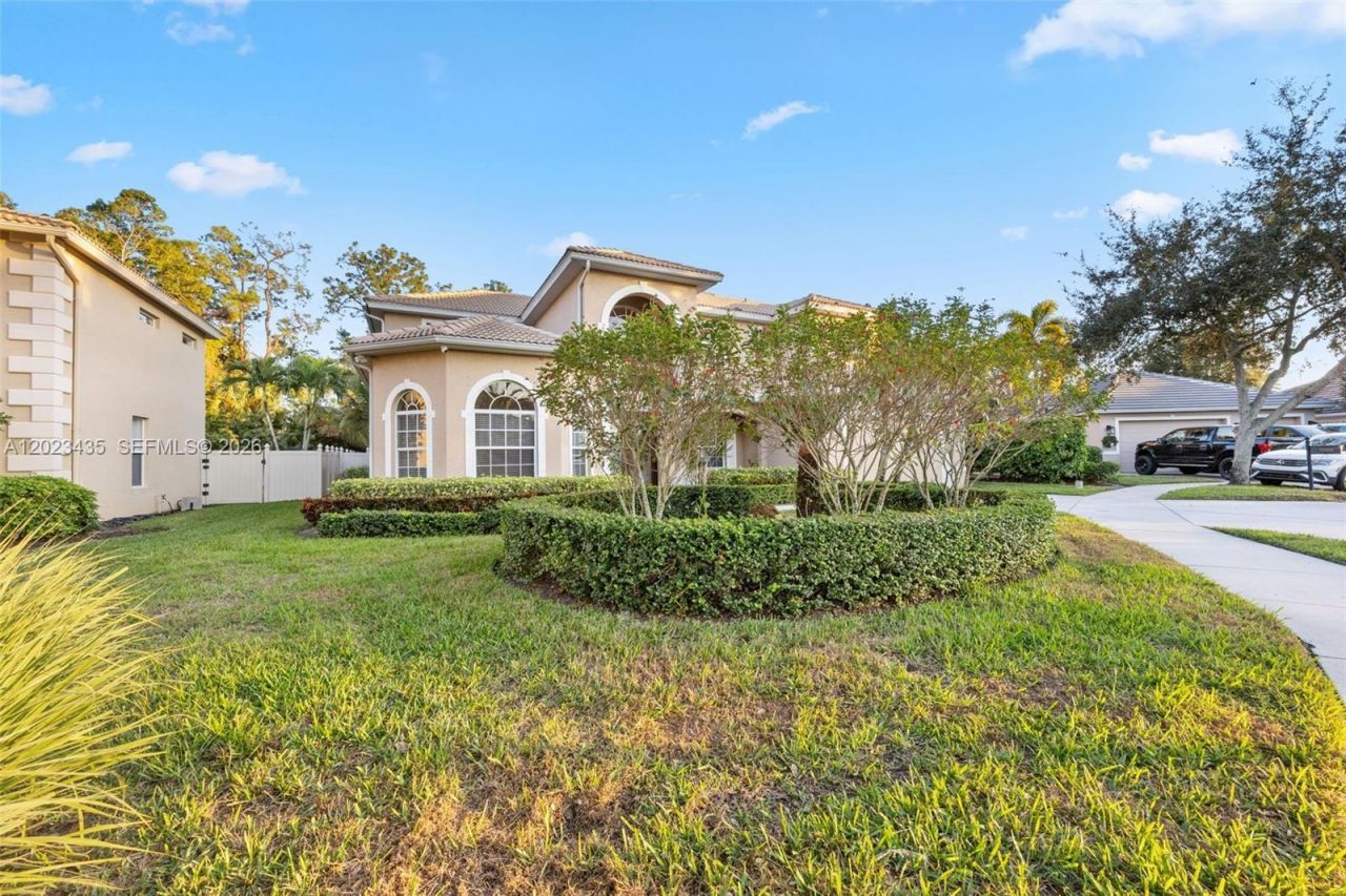 14832 Indigo Lakes Cir, Naples, FL 34119 Photo