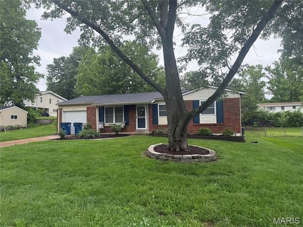 502 Wicklow Drive , Manchester, MO 63021