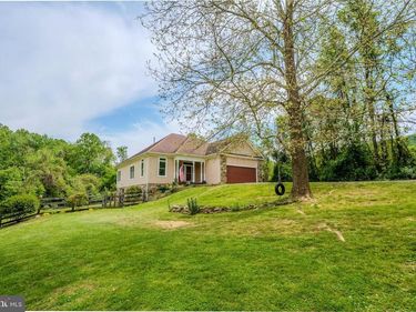 11404 RUSSELL ROAD, HILLSBORO, VA 20132