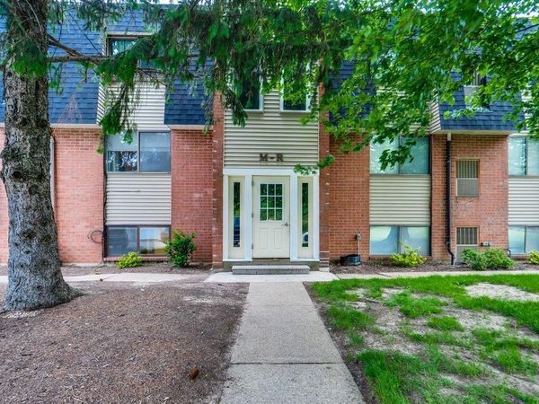216 Moore Rd, Avon Lake, OH 44012