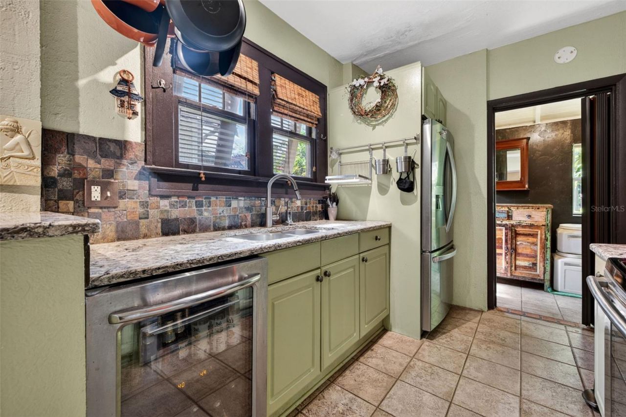 652 8th Avenue N, Saint Petersburg, FL 33701 Photo