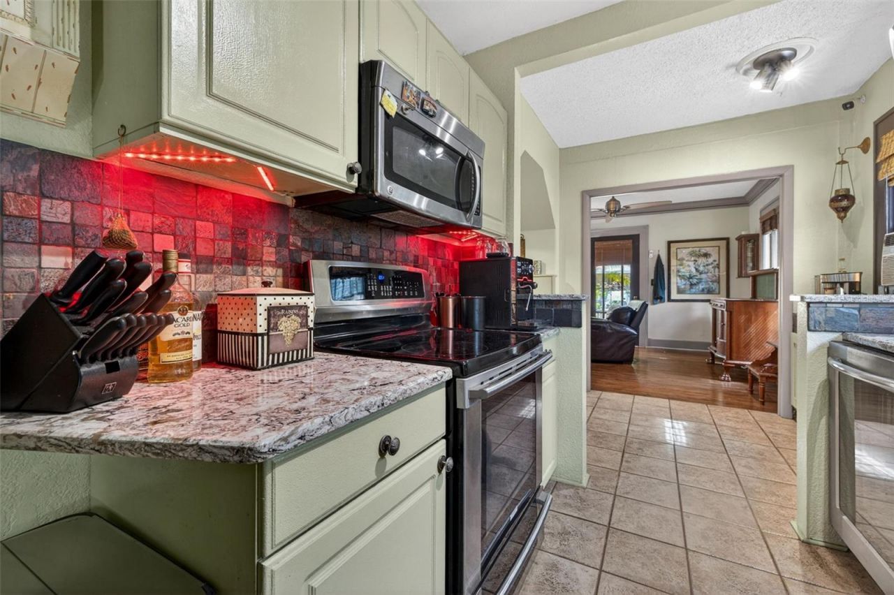 652 8th Avenue N, Saint Petersburg, FL 33701 Photo