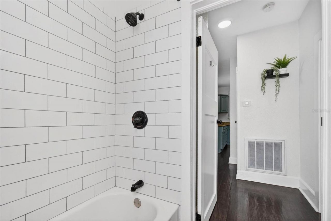 4556 Yarmouth Avenue S, Saint Petersburg, FL 33711 Photo