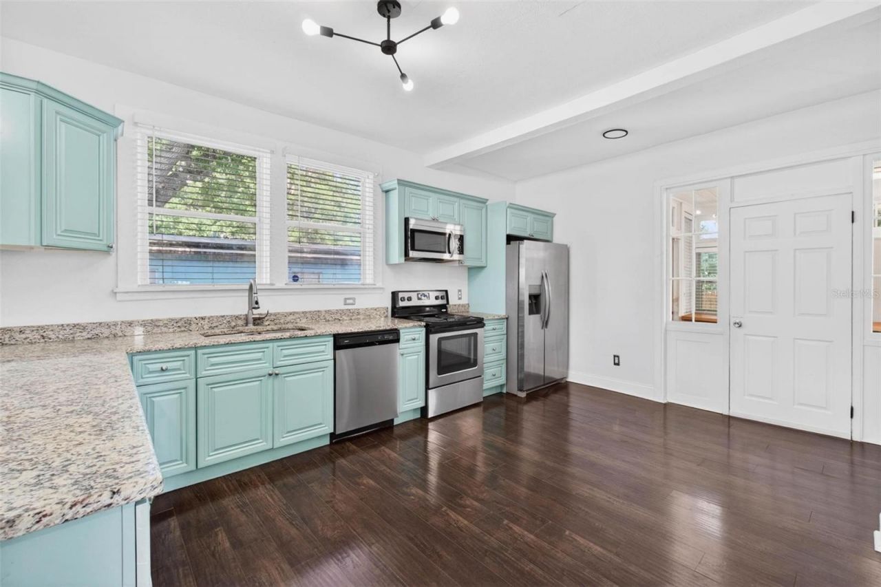 4556 Yarmouth Avenue S, Saint Petersburg, FL 33711 Photo