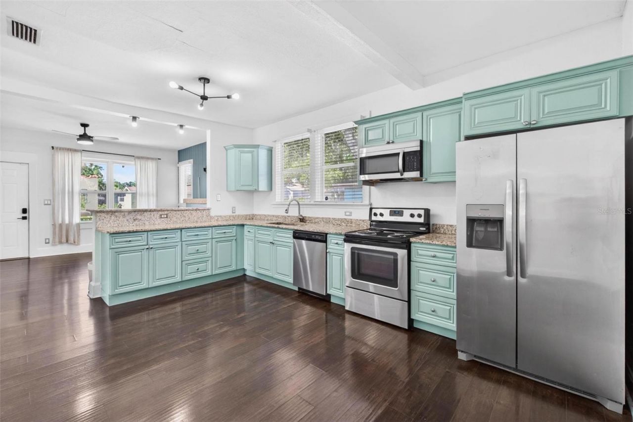 4556 Yarmouth Avenue S, Saint Petersburg, FL 33711 Photo
