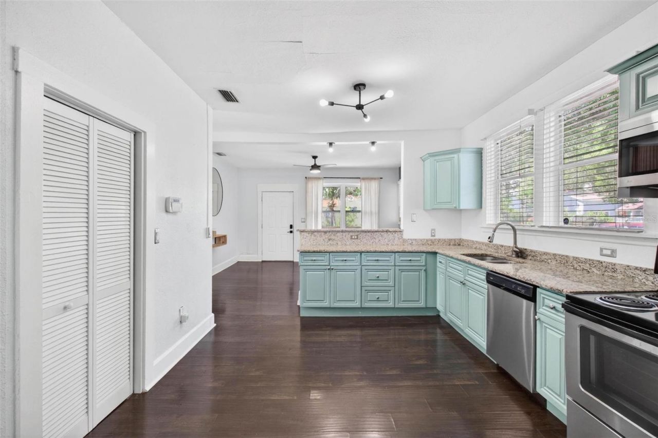 4556 Yarmouth Avenue S, Saint Petersburg, FL 33711 Photo