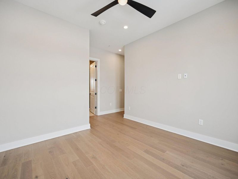 2842 Gunnison Drive, Unit 401, Columbus, OH 43228 Photo 18