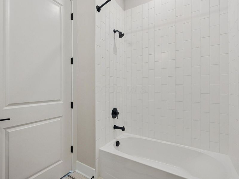 2842 Gunnison Drive, Unit 401, Columbus, OH 43228 Photo 28