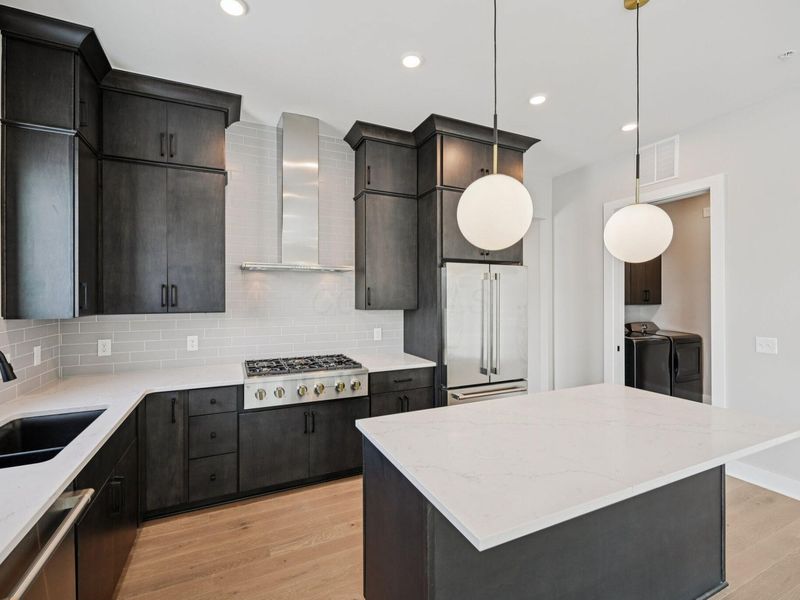 2842 Gunnison Drive, Unit 401, Columbus, OH 43228 Photo 6