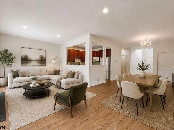 26 DeCroce Ct, Parsippany-Troy Hills, NJ 07054