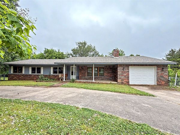 1104 Michael Street , Tahlequah, OK 74464