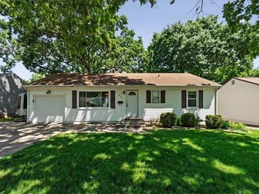 606 67th Place, Gladstone, MO 64118