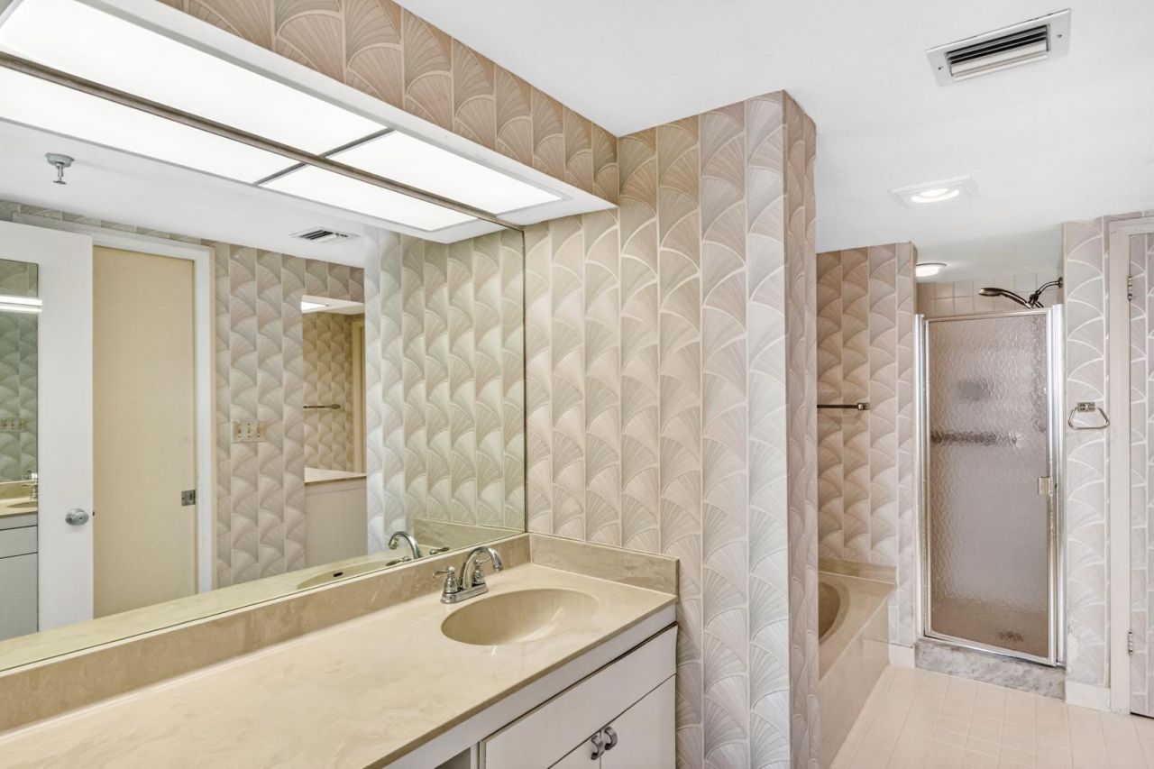 115 Lakeshore Drive, Unit 1549, North Palm Beach, FL 33408 Photo