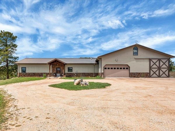 25139 Renegade Pass, Custer, SD 57730