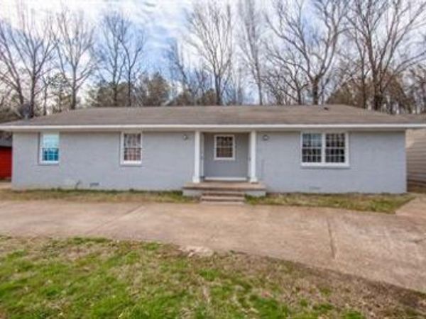 69 Carolane Dr, Jackson, TN 38305