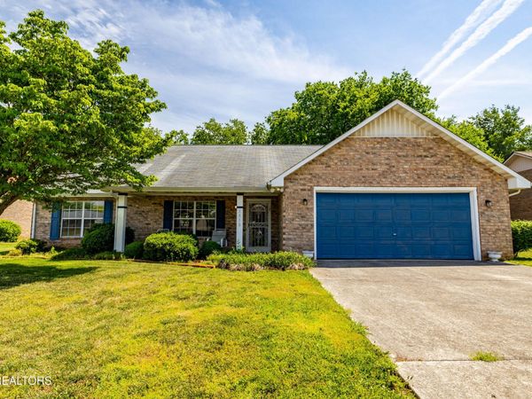 1510 Cavalier Drive , Maryville, TN 37803