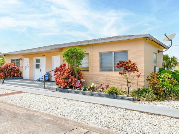 1741-1743 Moffett St , Hollywood, FL 33020