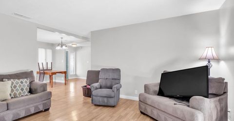 319 Jesse Ave, Roseville, CA 95678 Photo