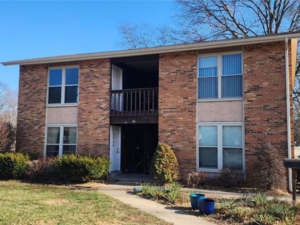 25 Blackburn Manor, Millstadt, IL 62260