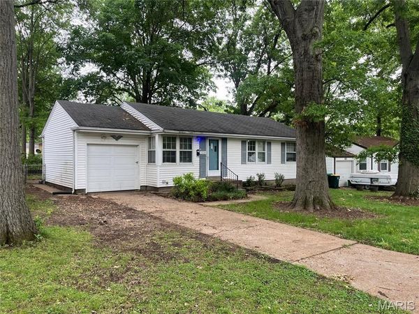 1534 Comet Drive , St Louis, MO 63137