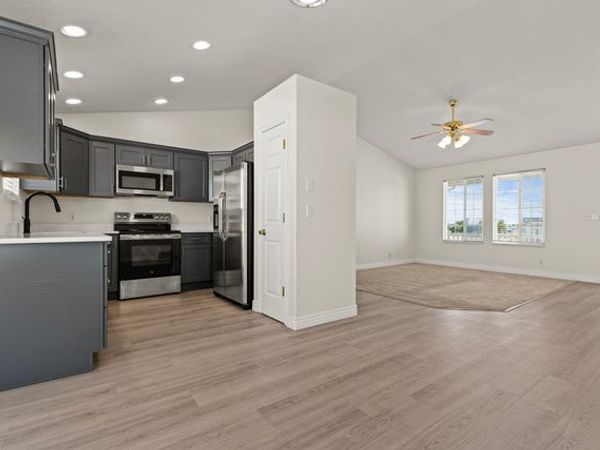 3948 S 2525 W, Roy, UT 84067