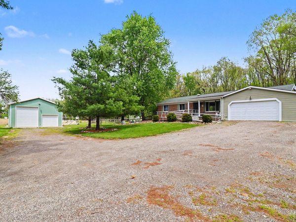 6350 Byron Road, Howell, MI 48855