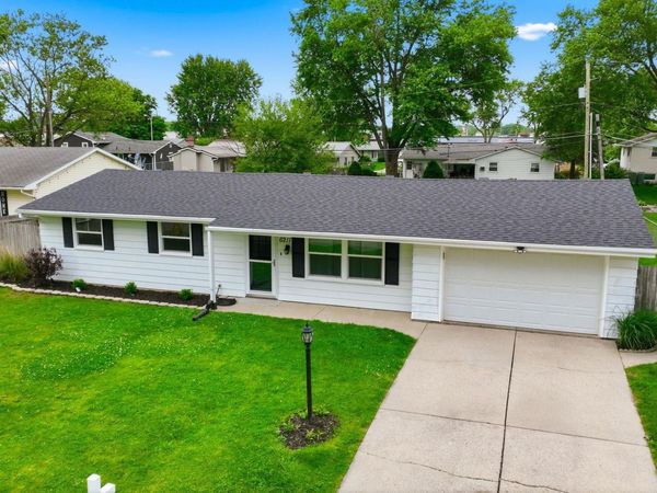 6211 Glenview Drive, Fort Wayne, IN 46815