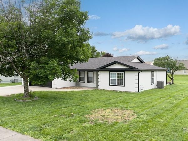 614 Myers Drive, Tonganoxie, KS 66086