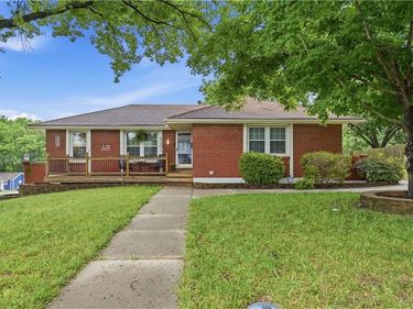 8301 Ditzler Avenue, Raytown, MO 64138