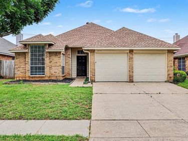 2741 Salado Trail, Fort Worth, TX 76118