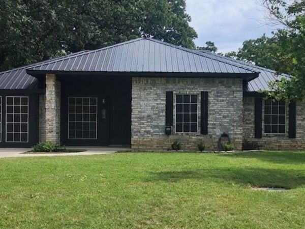 202 Creekstone Court, Seagoville, TX 75159