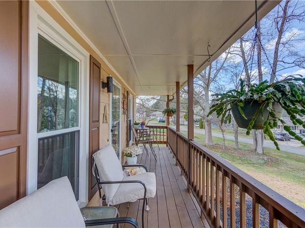 1521 Hunters Cove , Auburn, GA 30011