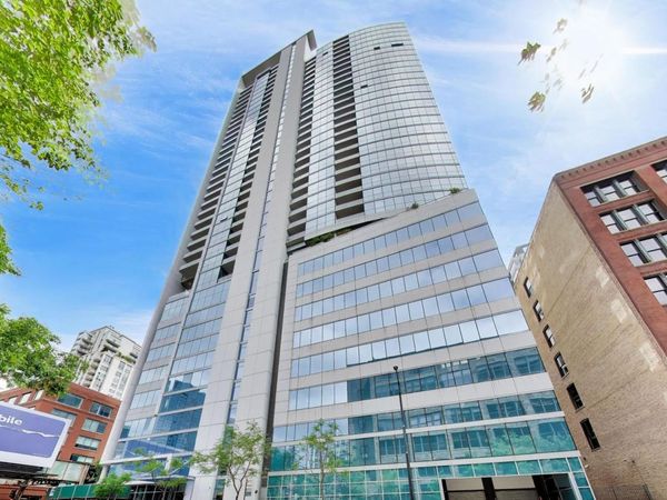 303 W Ohio Street , Unit 2702, Chicago, IL 60654
