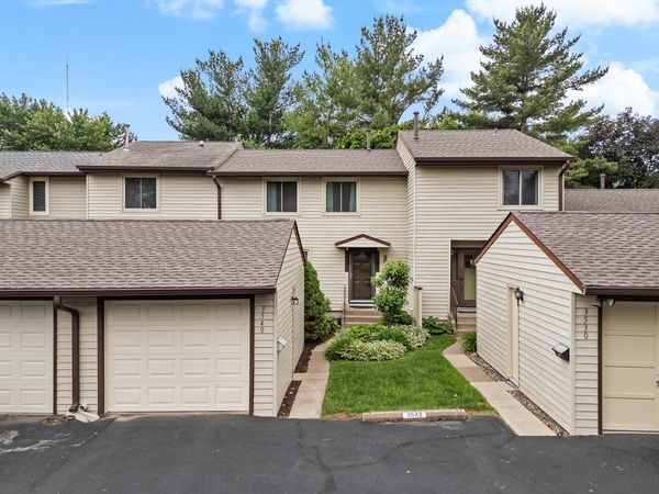 3540 Devils Glen Road , Unit 3540, Bettendorf, IA 52722