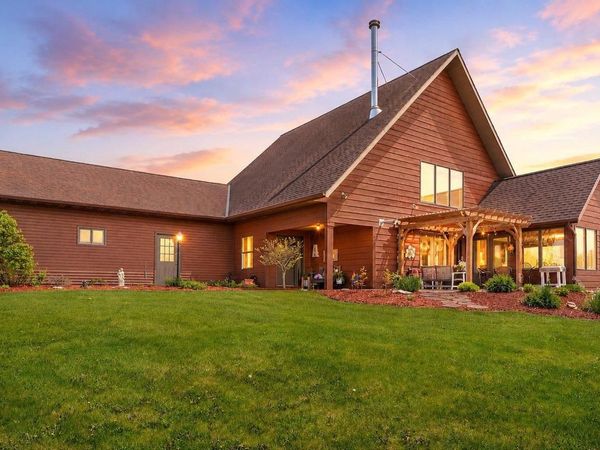 910 SHOEMAKER ROAD, Brussels, WI 54204