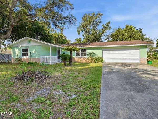 1528 Valencia Avenue, Daytona Beach, FL 32117